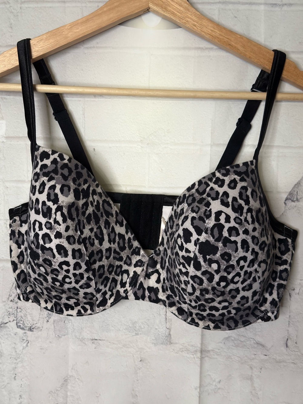 Cacique leopard bra